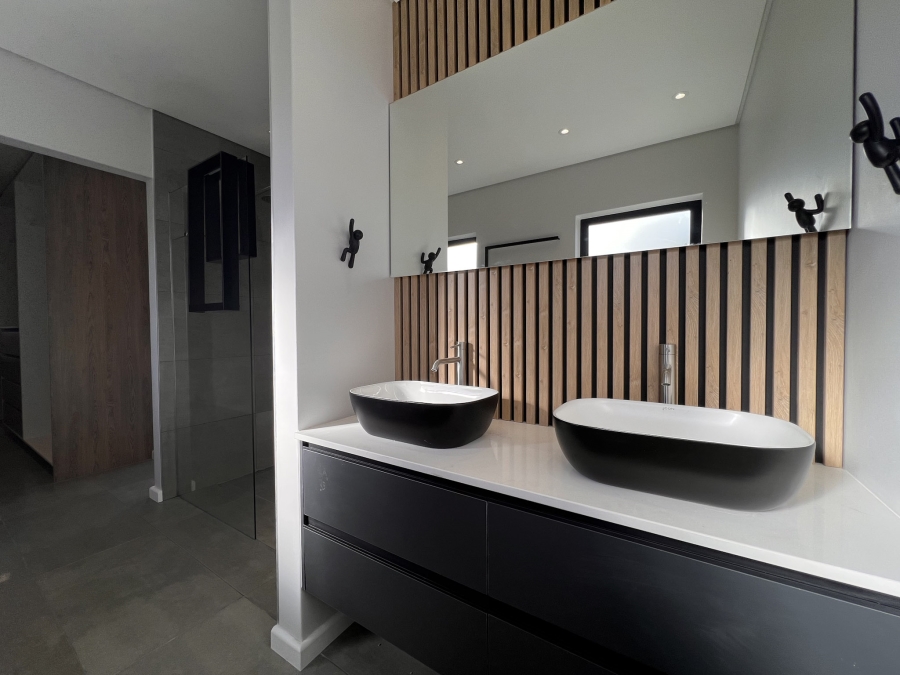 3 Bedroom Property for Sale in Country Club Western Cape